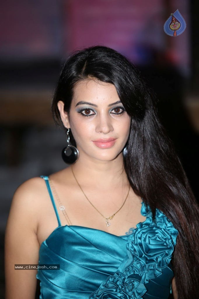 Deeksha Panth Hot Stills - 90 / 101 photos