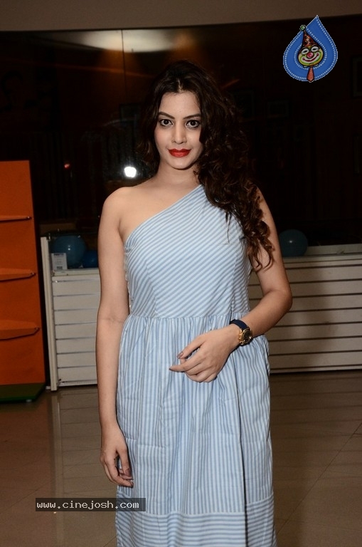 Deeksha Panth Latest Photos - 4 / 20 photos