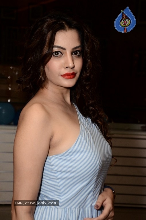 Deeksha Panth Latest Photos - 5 / 20 photos