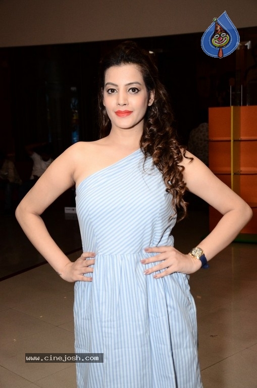Deeksha Panth Latest Photos - 16 / 20 photos