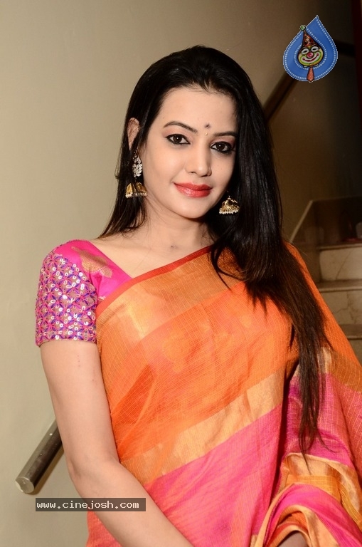 Deeksha Panth Latest Stills - 16 / 19 photos