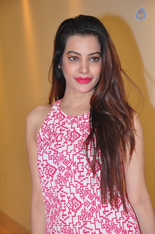 Deeksha Panth New Gallery - 14 / 42 photos