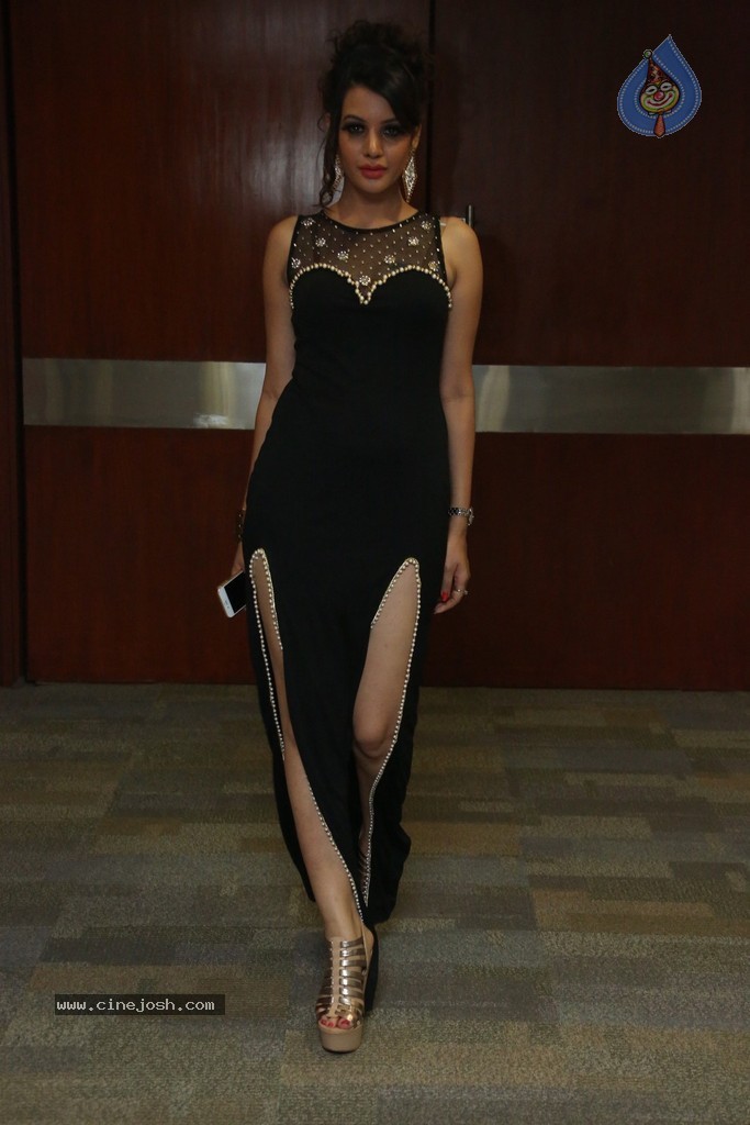 Deeksha Panth New Gallery - 1 / 41 photos