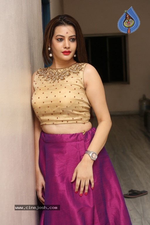 Deeksha Panth New Photos - 6 / 21 photos