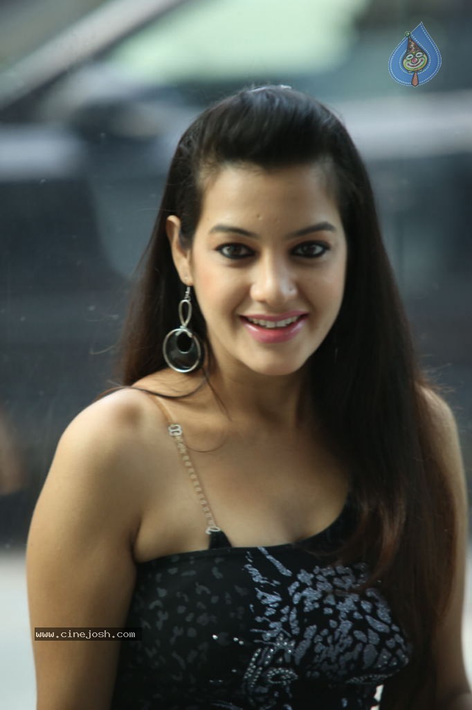 Deeksha Panth New Photos - 16 / 80 photos