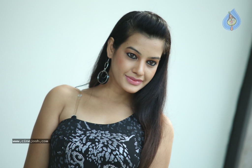 Deeksha Panth New Photos - 17 / 80 photos