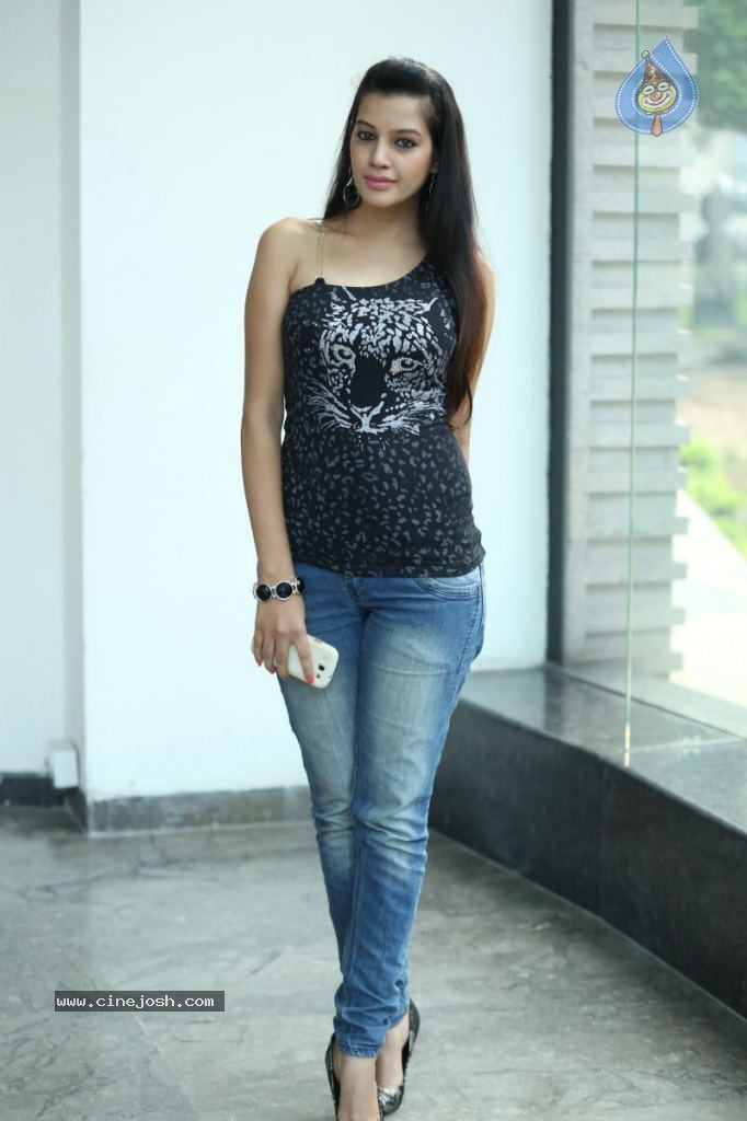 Deeksha Panth New Photos - 19 / 80 photos