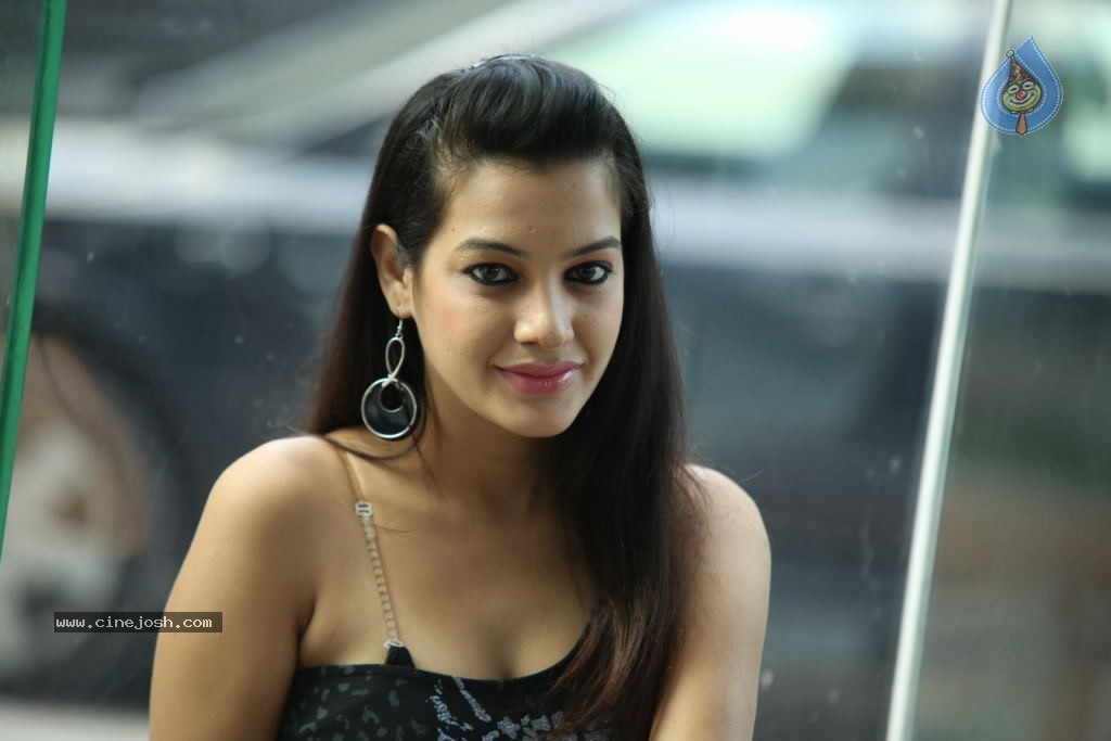 Deeksha Panth New Photos - 25 / 80 photos