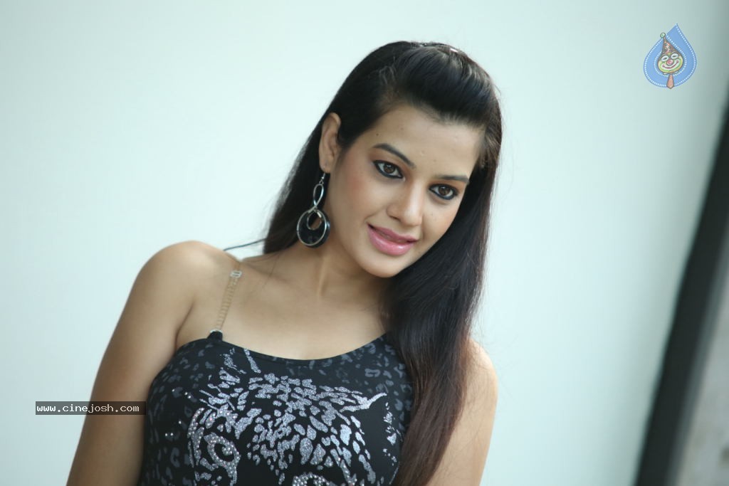 Deeksha Panth New Photos - 35 / 80 photos