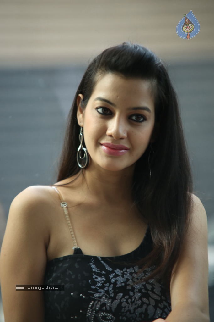 Deeksha Panth New Photos - 43 / 80 photos