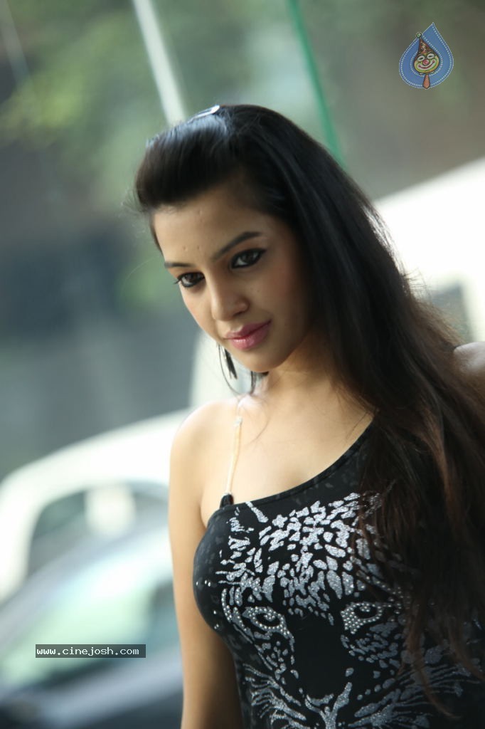 Deeksha Panth New Photos - 66 / 80 photos