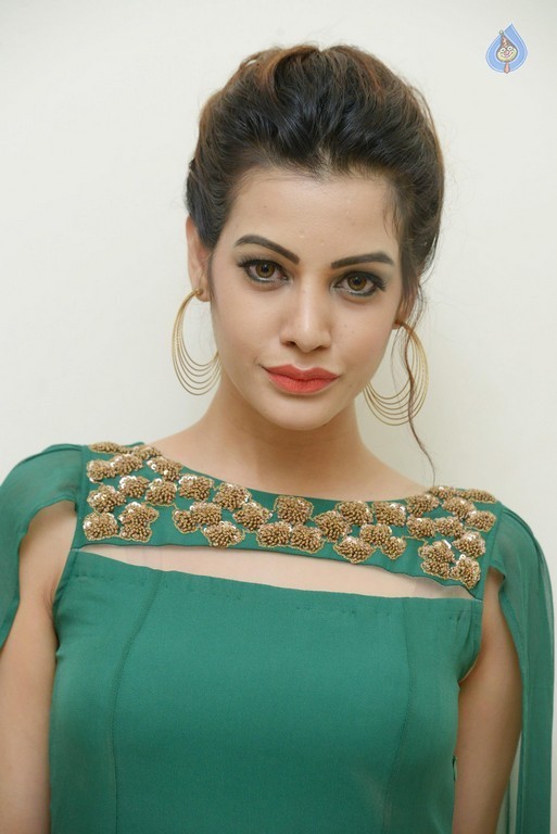 Deeksha Panth New Photos - 14 / 42 photos