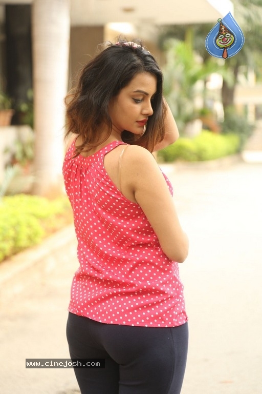 Deeksha Panth New Stills - 1 / 6 photos