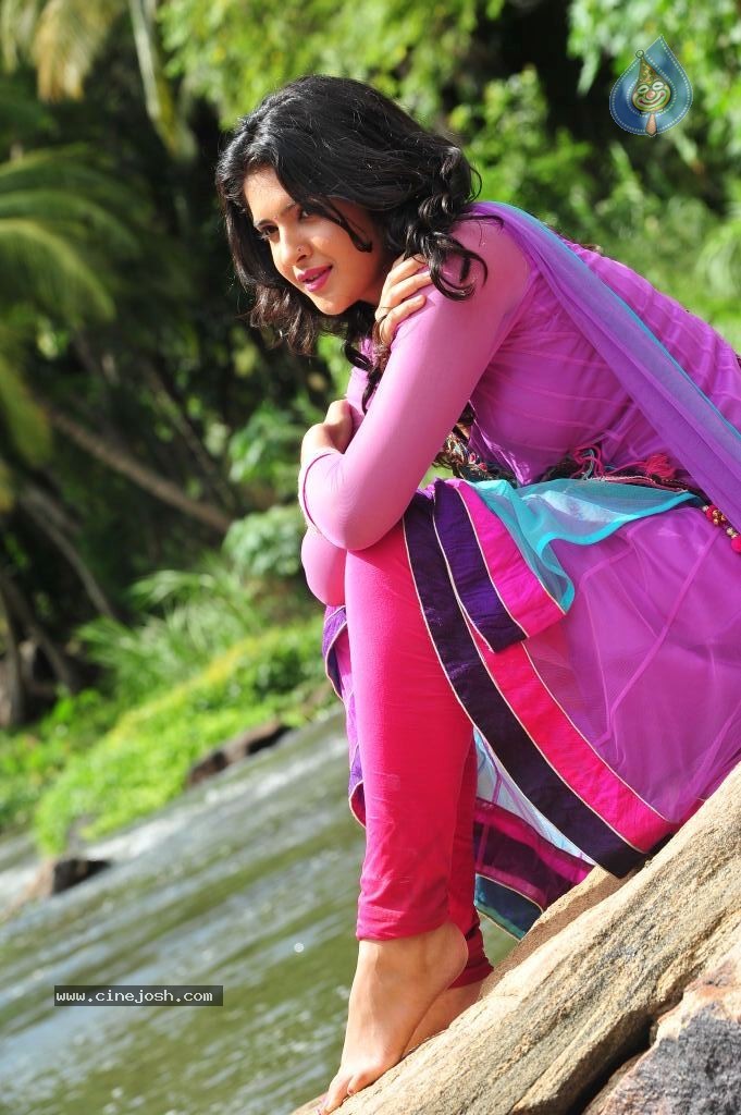 Deeksha Seth Latest Stills - 12 / 48 photos