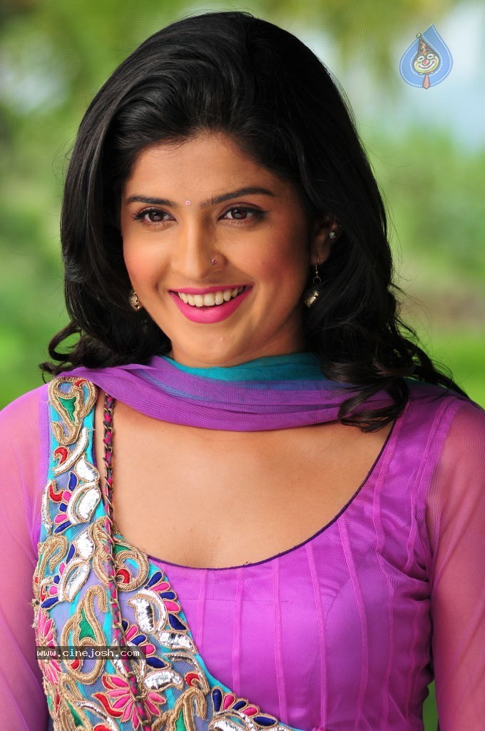 Deeksha Seth Latest Stills - 25 / 48 photos