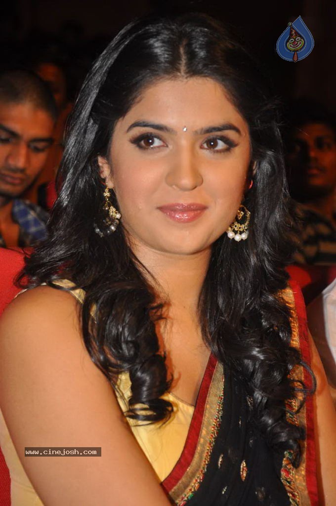 Deeksha Seth Latest Stills - 33 / 47 photos