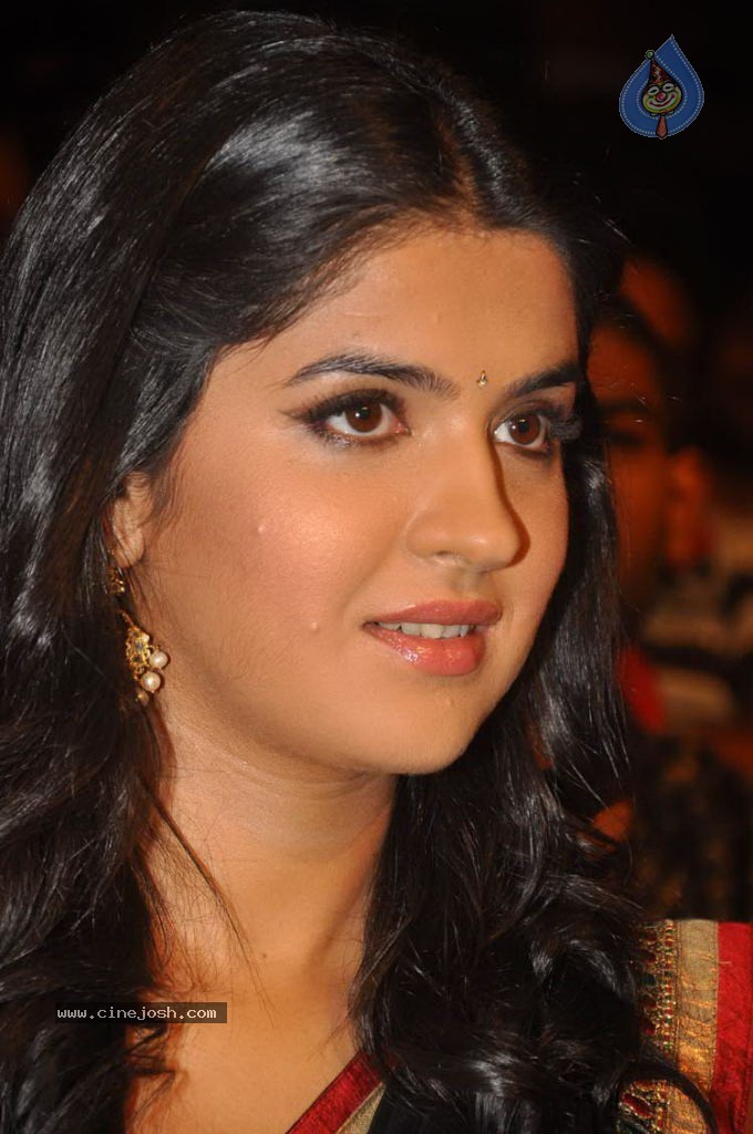 Deeksha Seth Latest Stills - 34 / 47 photos