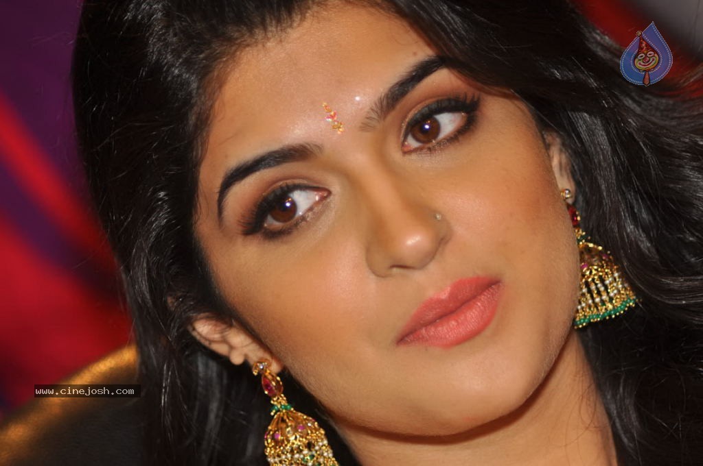 Deeksha Seth New Stills - 11 / 147 photos