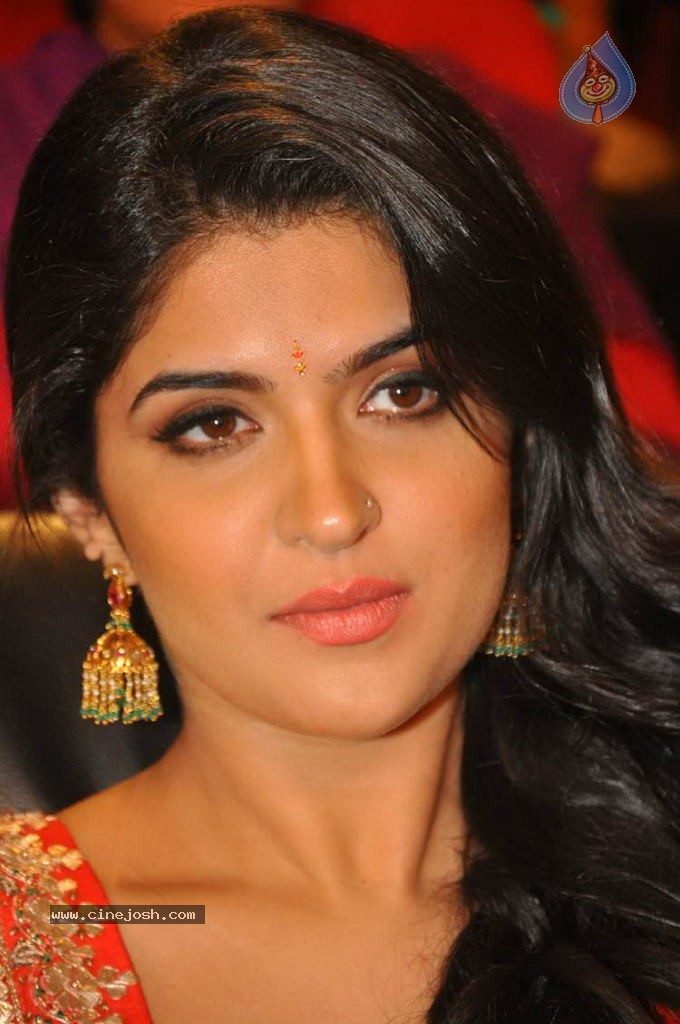 Deeksha Seth New Stills - 49 / 147 photos