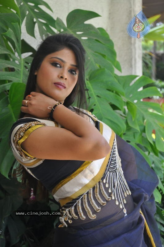 Deepa Hot Stills - 6 / 36 photos