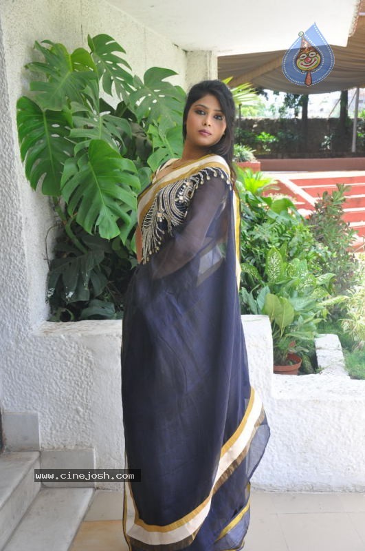 Deepa Hot Stills - 12 / 36 photos