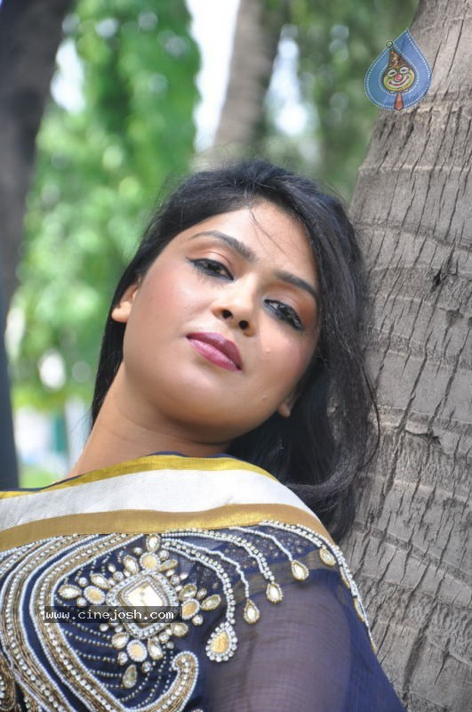 Deepa Hot Stills - 15 / 36 photos