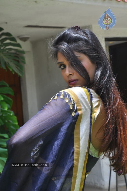 Deepa Hot Stills - 23 / 36 photos