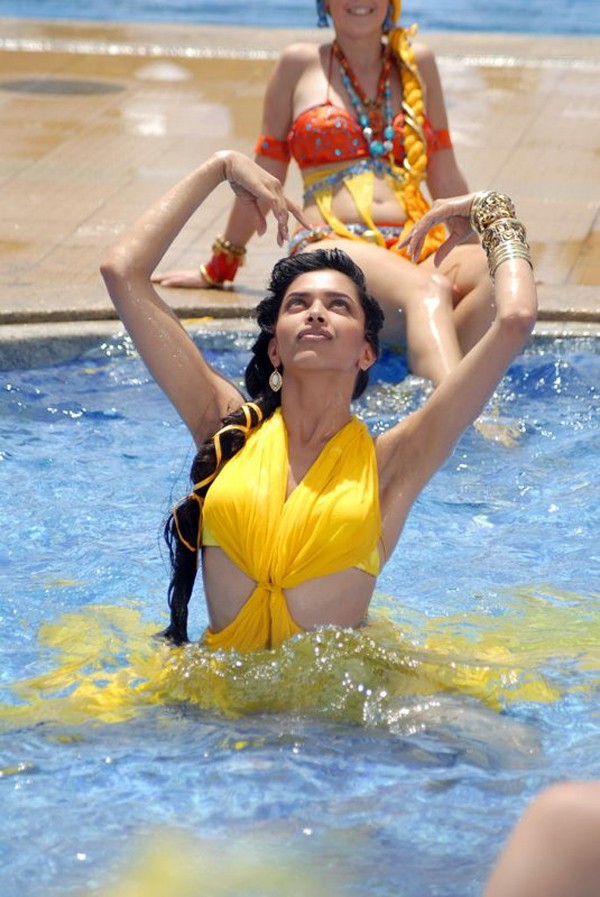 Deepika Padukone - 1 / 26 photos