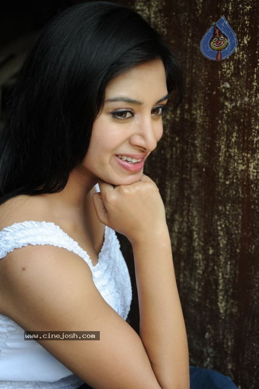 Deepika Gallery - 31 / 63 photos