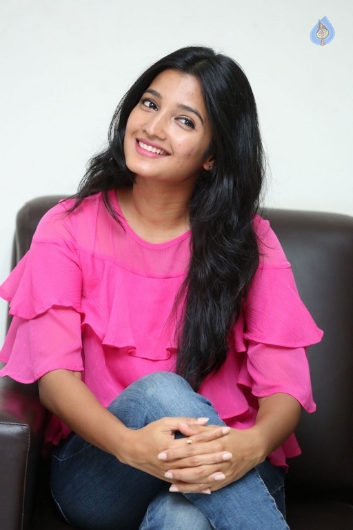 Deepthi Shetty New Gallery - 19 / 21 photos
