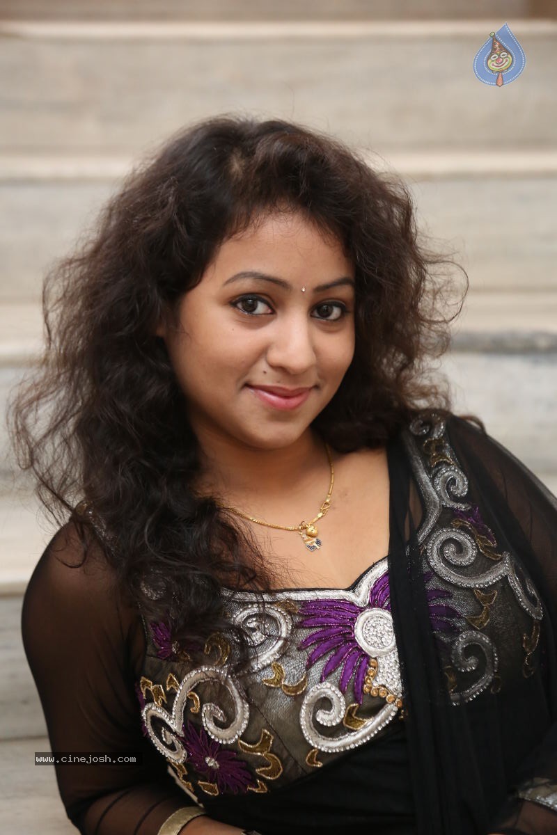 Deepu Stills - 33 / 114 photos