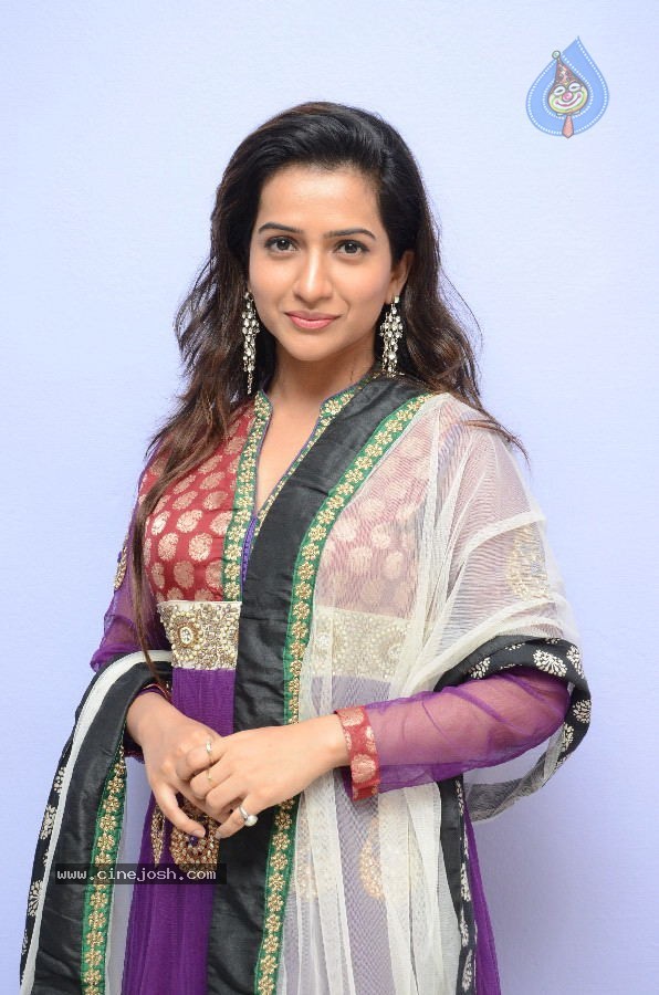 Devana Stills - 21 / 107 photos