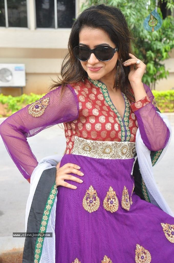 Devana Stills - 105 / 107 photos