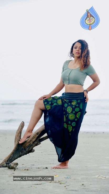 Deviyani Sharma PhotoShoot Set 01 - 2 / 32 photos