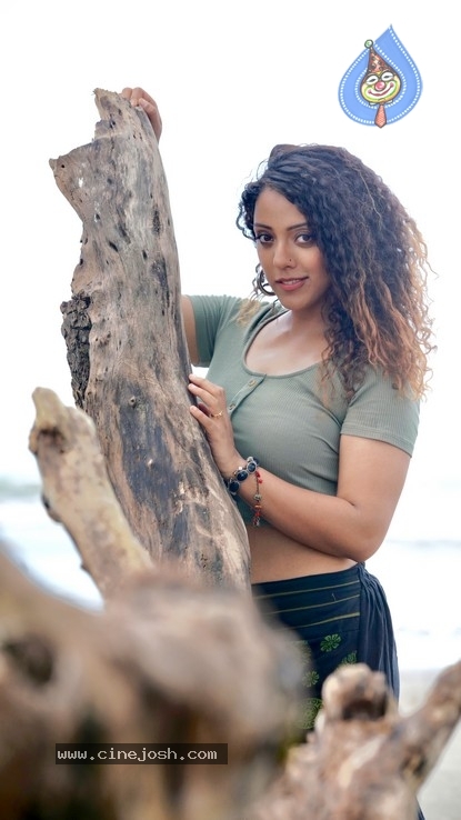 Deviyani Sharma PhotoShoot Set 01 - 18 / 32 photos