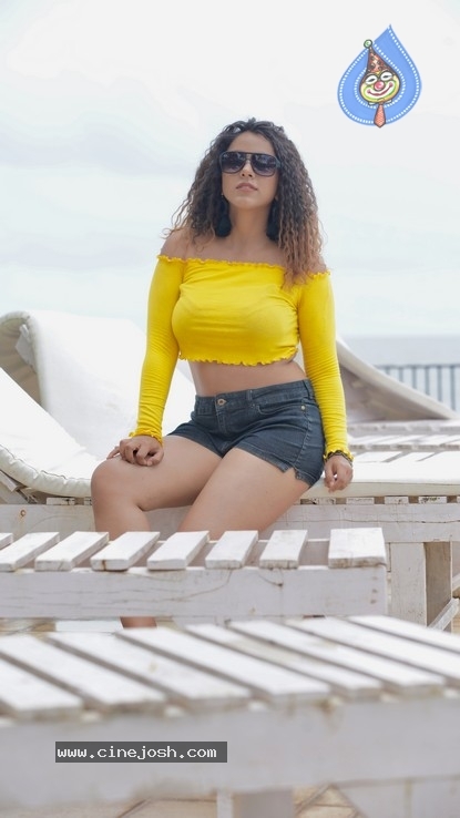 Deviyani Sharma PhotoShoot Set 02 - 2 / 19 photos