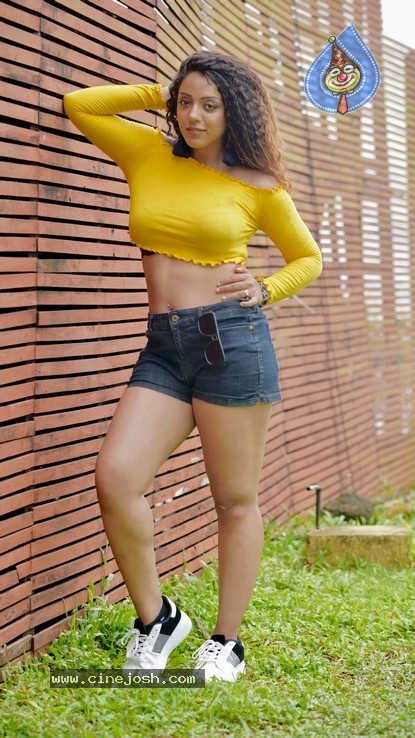 Deviyani Sharma PhotoShoot Set 02 - 15 / 19 photos