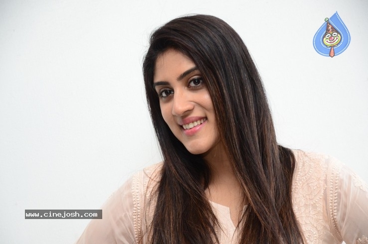 Dhanya Balakrishna Photos - 2 / 21 photos