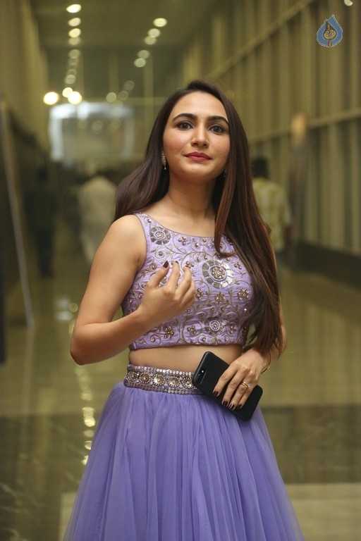 Dhriti New Photos - 5 / 21 photos