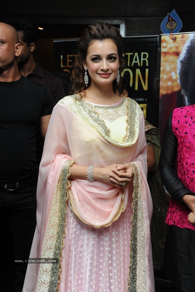 Dia Mirza New Gallery - 9 / 40 photos