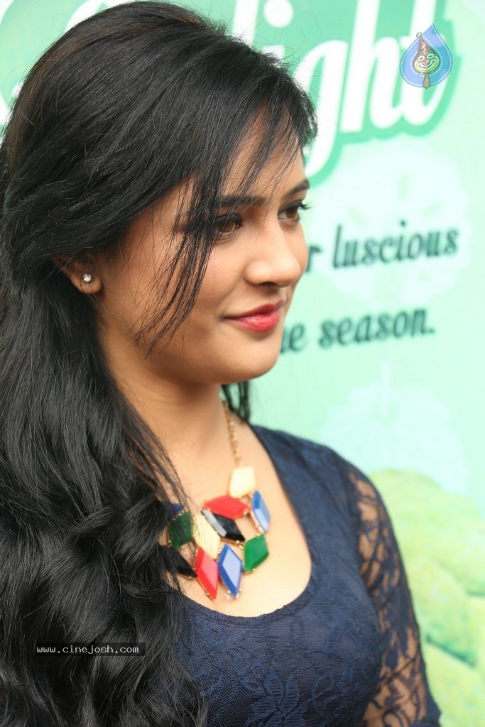 Diah Nicolas New Photos - 12 / 74 photos