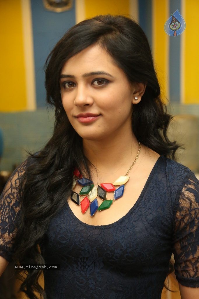 Diah Nicolas New Photos - 53 / 74 photos