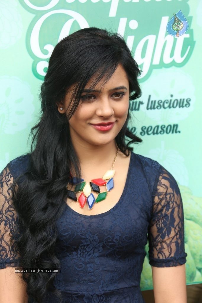 Diah Nicolas New Photos - 59 / 74 photos