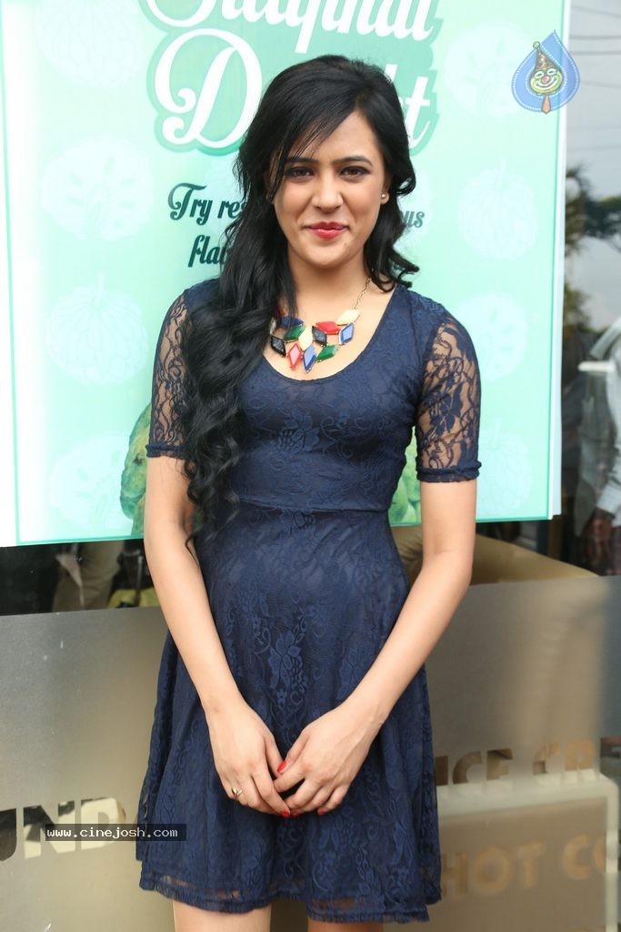 Diah Nicolas New Photos - 67 / 74 photos