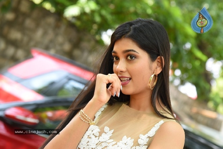 Digangana Suryavanshi Photos - 21 / 21 photos