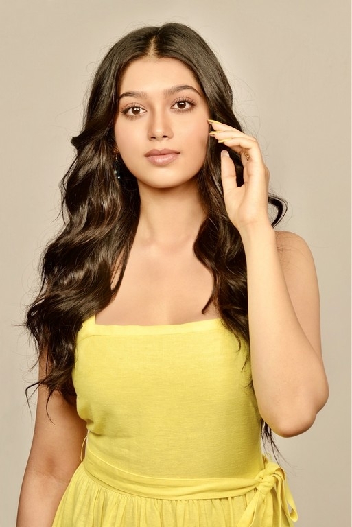 Digangana Suryavanshi Photos - 2 / 15 photos