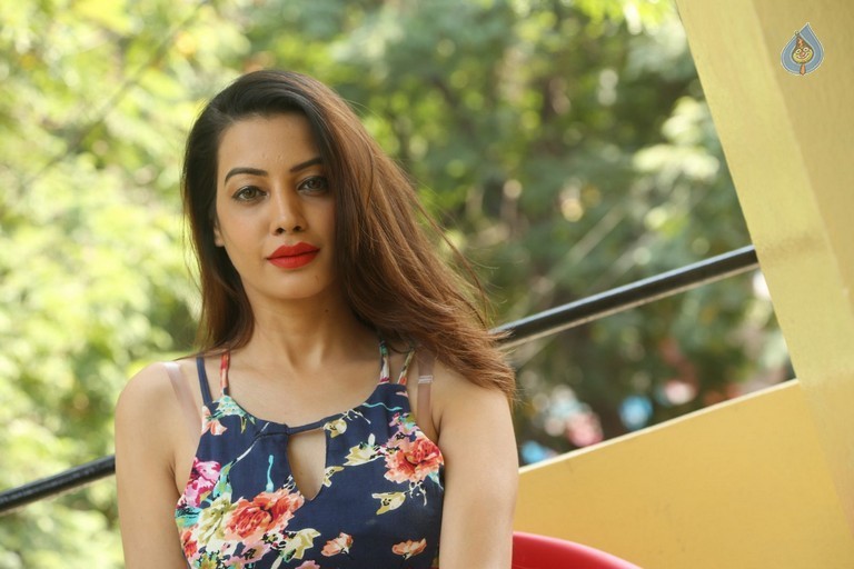 Diksha Panth New Gallery - 18 / 42 photos