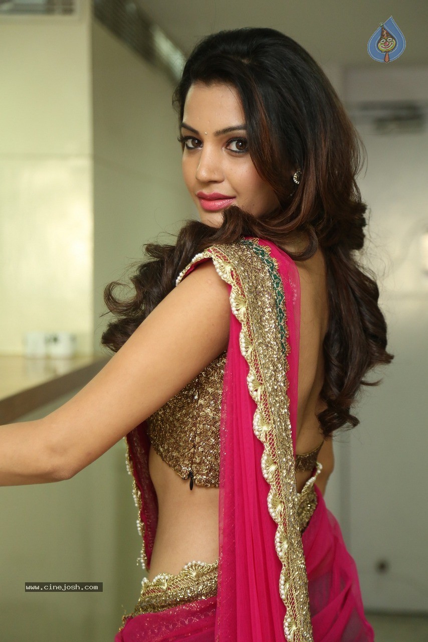 Diksha Panth New Photos - 102 / 110 photos