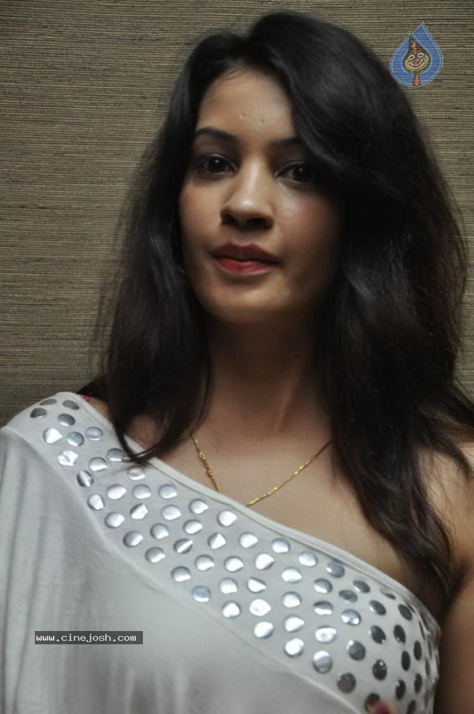 Diksha Panth New Stills - 45 / 47 photos