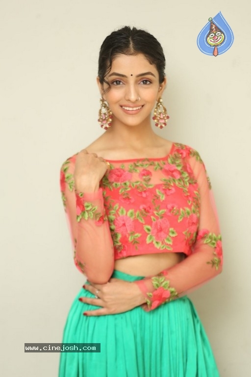 Diksha Sharma Raina Stills - 21 / 21 photos